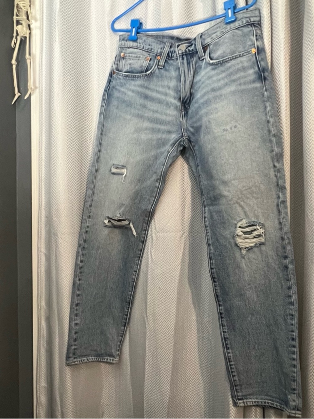 Men's Distressed Light Blue Denim Jeans W 32 L 28